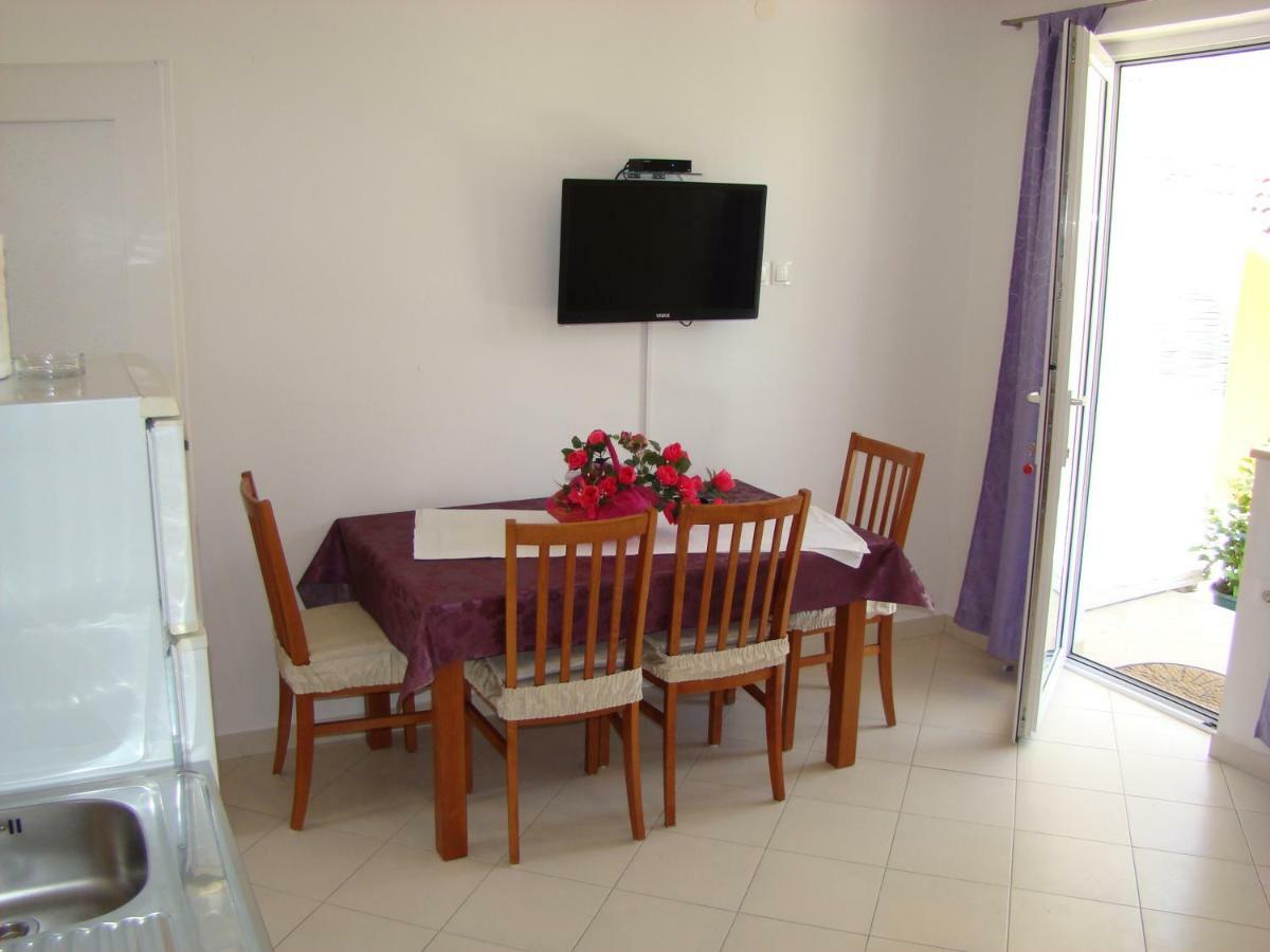 Apartments Ada Tucepi Bagian luar foto